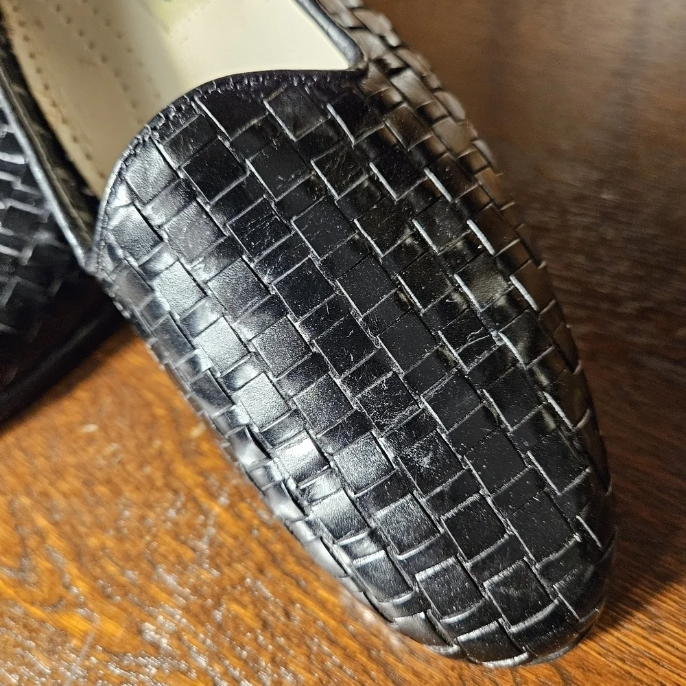 Trotters womens liz loafer black 8N.